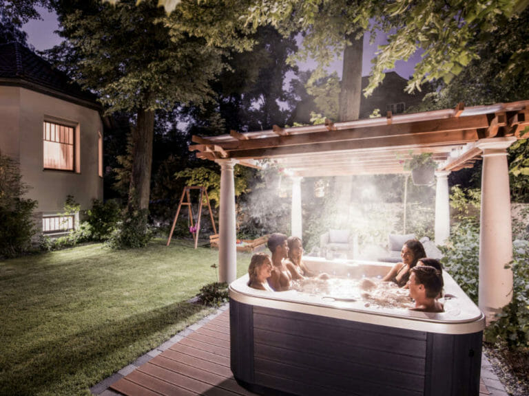 Whirlpool outdoor Garten
